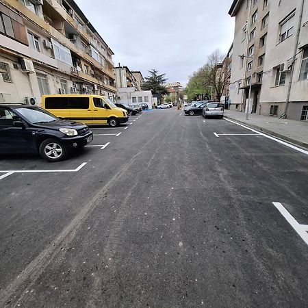 3 Rooms Apartment, Top Center, 1St Floor, Aubg, Free Parking, Pc I5 Ssd, 3 Led Tvs 200 Channels, Wifi, Terrace, Easy-Late Check-In, Stay Before Greece بلاغويفغراد المظهر الخارجي الصورة