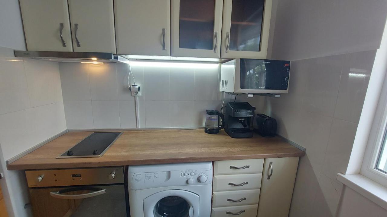 3 Rooms Apartment, Top Center, 1St Floor, Aubg, Free Parking, Pc I5 Ssd, 3 Led Tvs 200 Channels, Wifi, Terrace, Easy-Late Check-In, Stay Before Greece بلاغويفغراد المظهر الخارجي الصورة