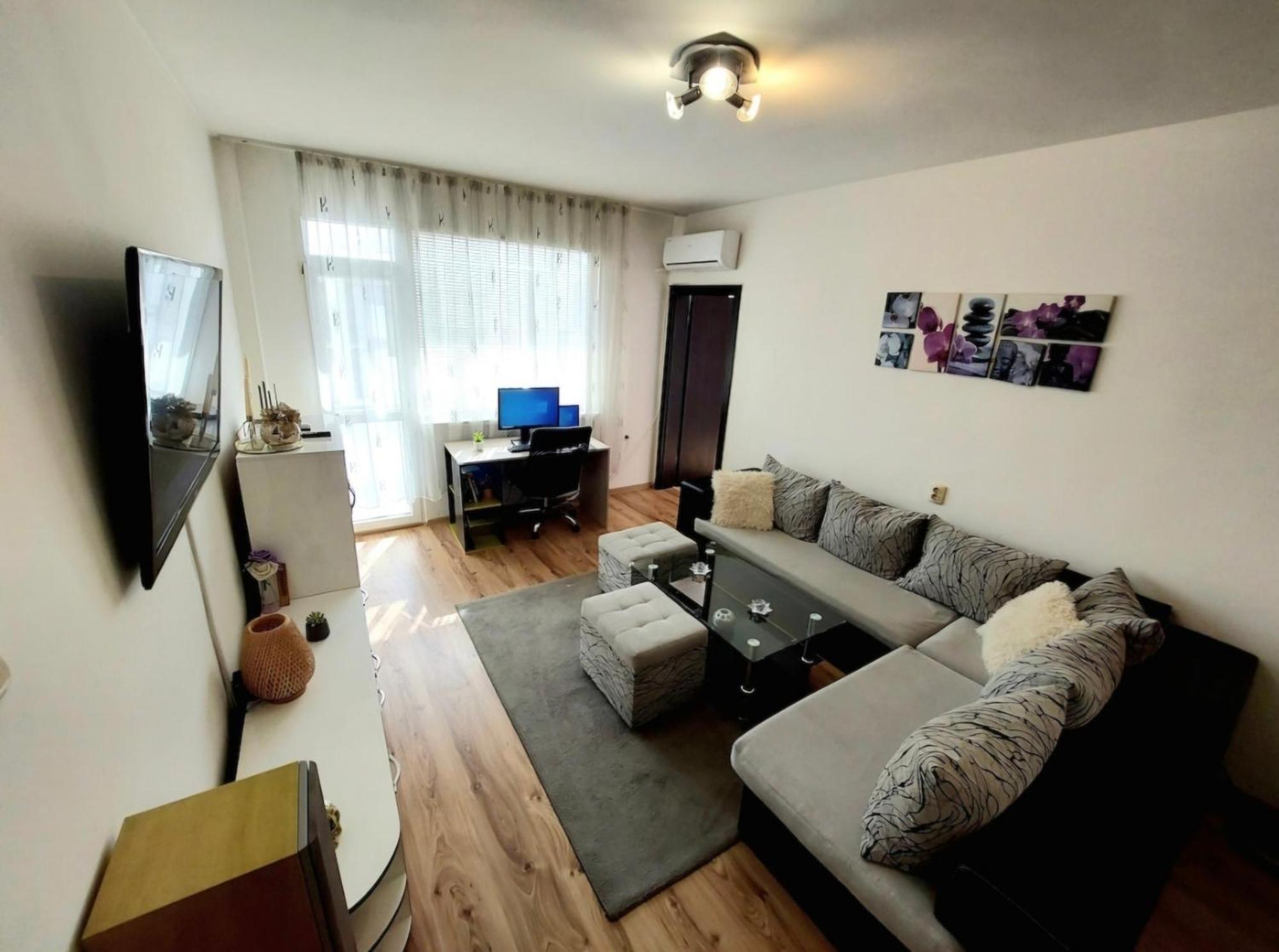3 Rooms Apartment, Top Center, 1St Floor, Aubg, Free Parking, Pc I5 Ssd, 3 Led Tvs 200 Channels, Wifi, Terrace, Easy-Late Check-In, Stay Before Greece بلاغويفغراد المظهر الخارجي الصورة