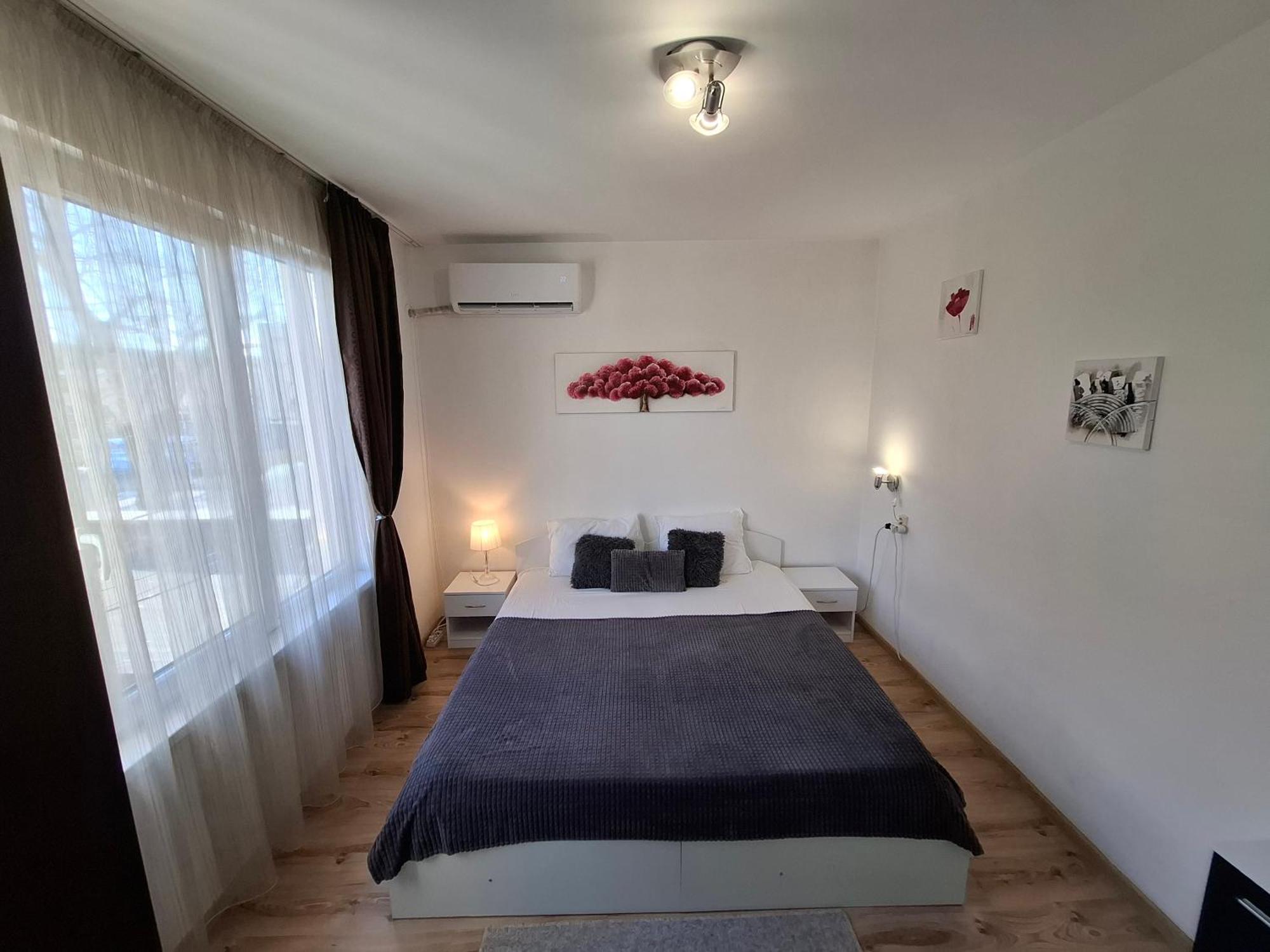 3 Rooms Apartment, Top Center, 1St Floor, Aubg, Free Parking, Pc I5 Ssd, 3 Led Tvs 200 Channels, Wifi, Terrace, Easy-Late Check-In, Stay Before Greece بلاغويفغراد المظهر الخارجي الصورة