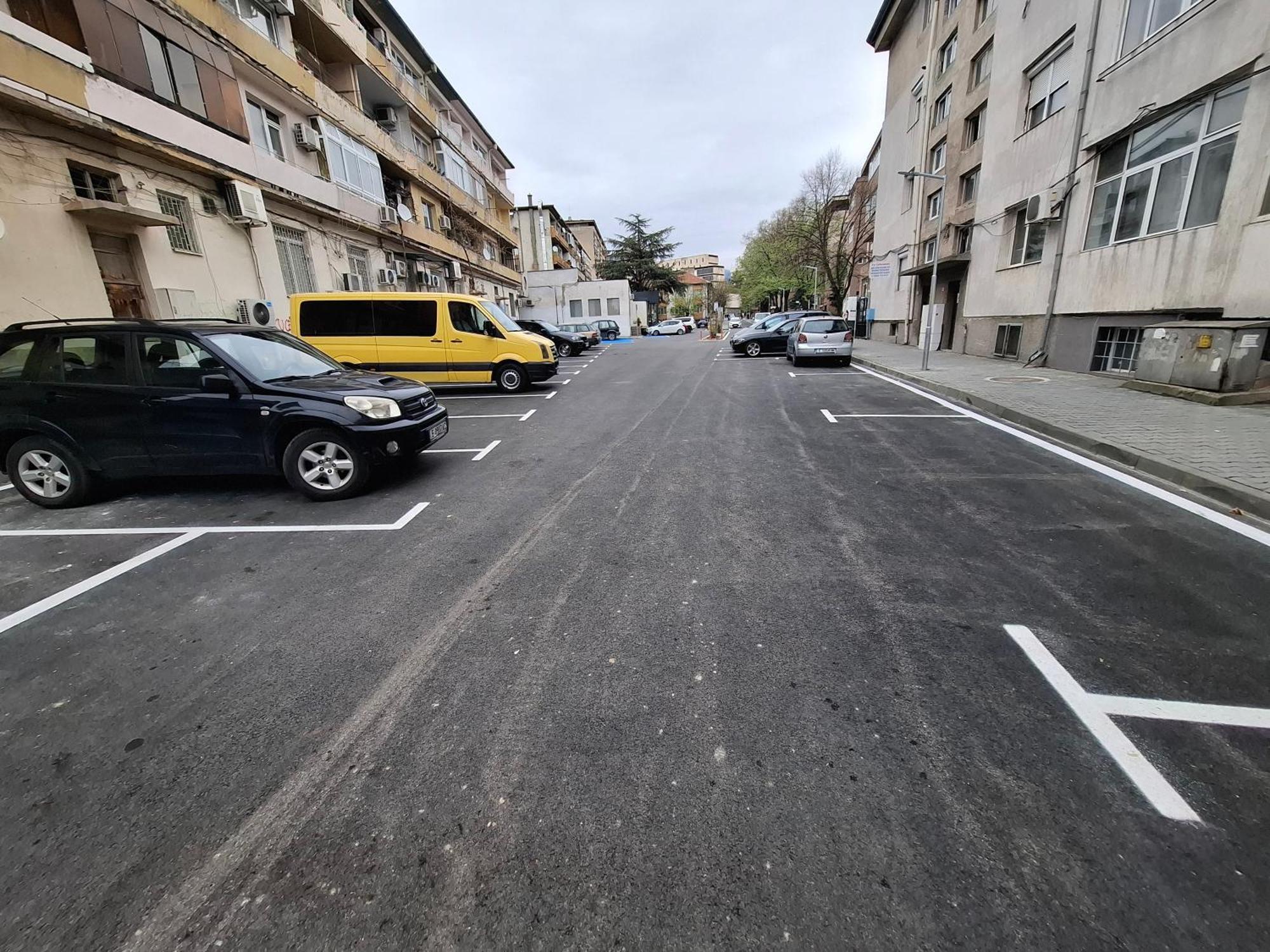 3 Rooms Apartment, Top Center, 1St Floor, Aubg, Free Parking, Pc I5 Ssd, 3 Led Tvs 200 Channels, Wifi, Terrace, Easy-Late Check-In, Stay Before Greece بلاغويفغراد المظهر الخارجي الصورة